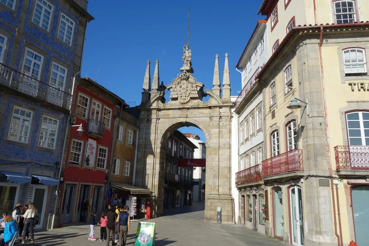 Arco da Porta Nova gate in Braga old town on a day trip from Porto